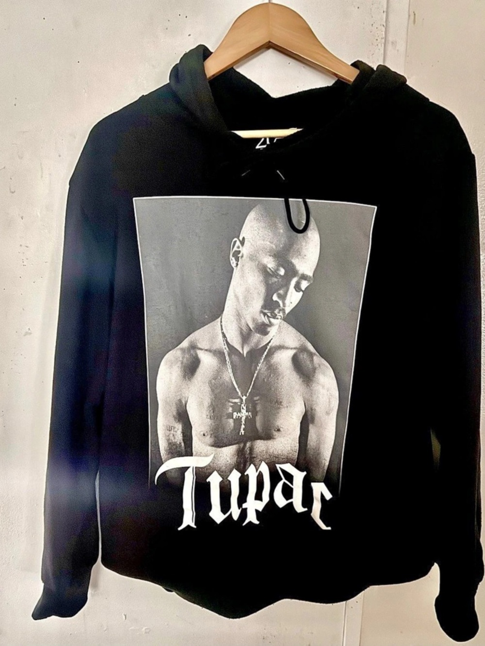 2PAC Graphic Hoodie in Black & White Size Medium